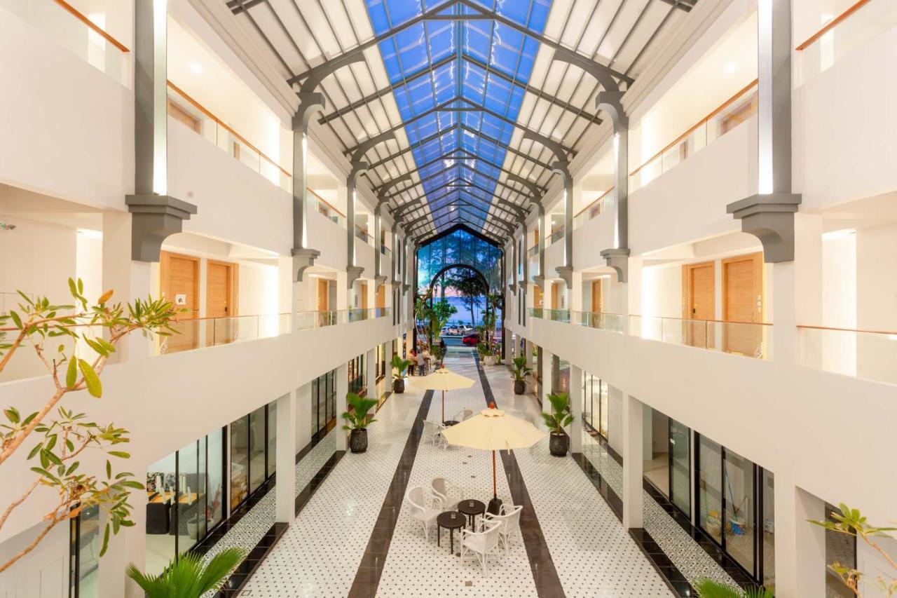 Anona Beachfront Phuket Resort-Sha Extra Plus Patong Esterno foto
